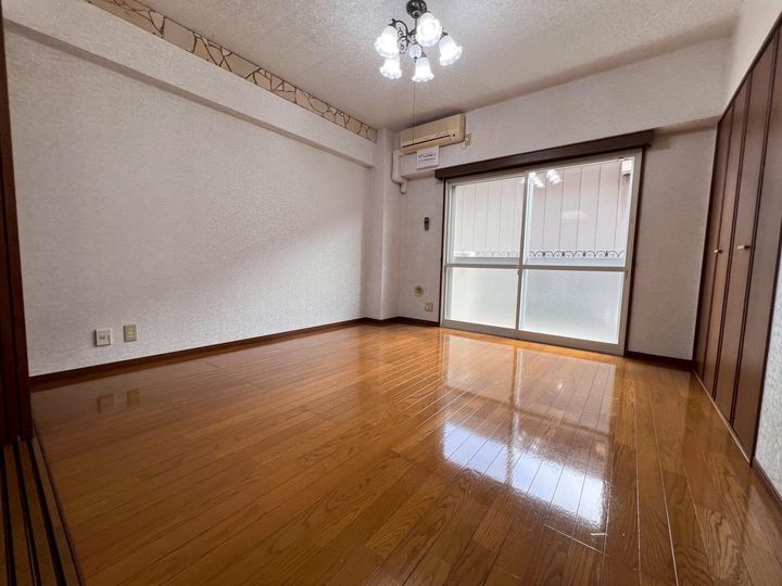 レオシティ駿の居間