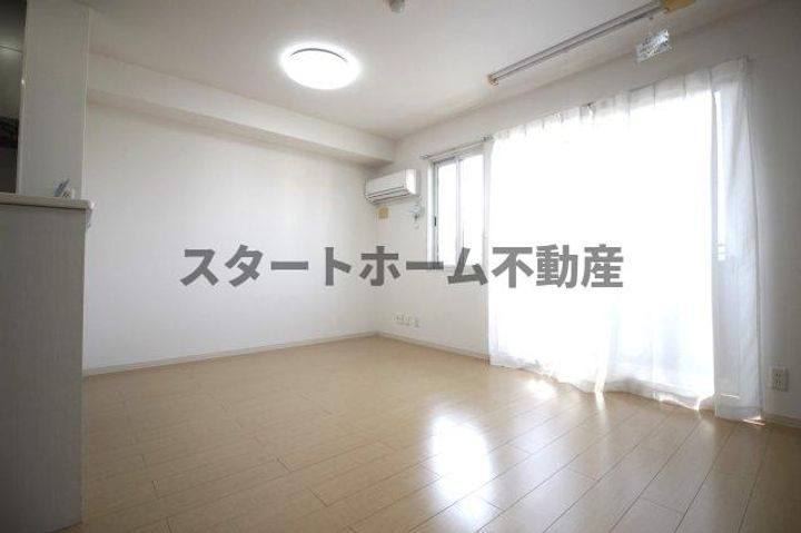 徳島県板野郡北島町江尻字妙蛇池(アパート)の賃貸物件の居間