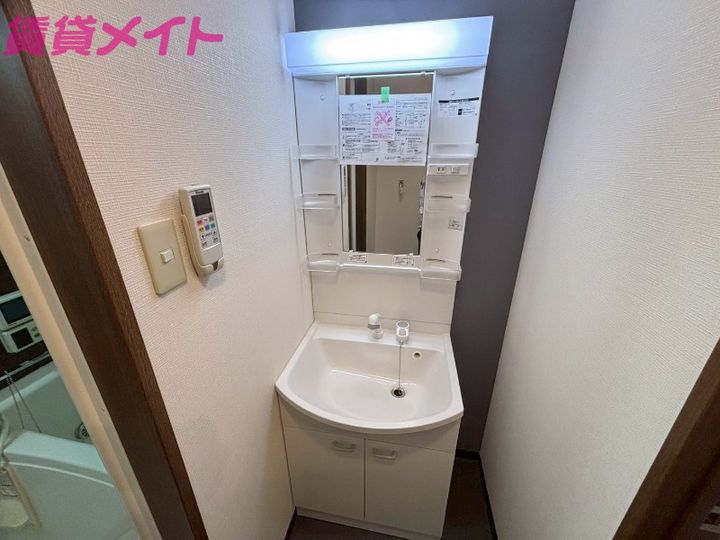 ポンド・サイド蓮パートIの内装