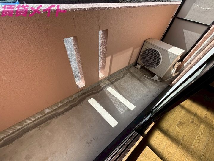 ポンド・サイド蓮パートIの内装