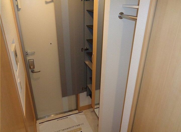 千葉県袖ヶ浦市代宿(アパート)の賃貸物件の玄関