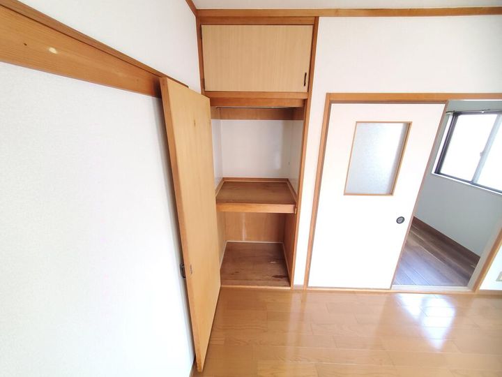 シャルマン寿の内装