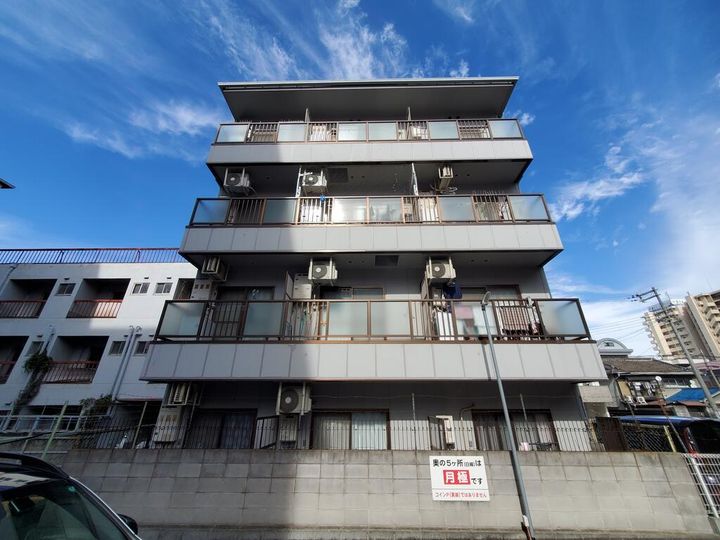 シャルマン寿の外観