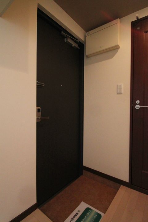 東京都文京区湯島2(マンション)の賃貸物件の玄関