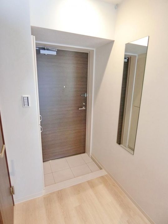 東京都立川市錦町1(マンション)の賃貸物件の玄関