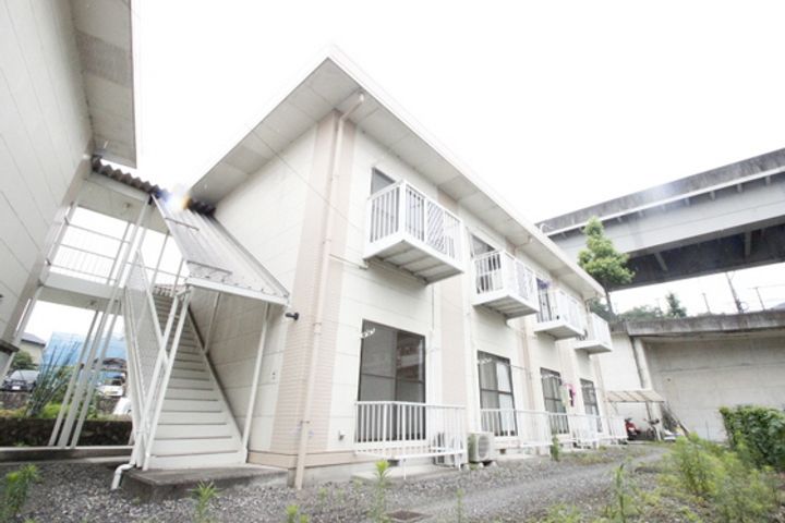 チェリス伴の外観