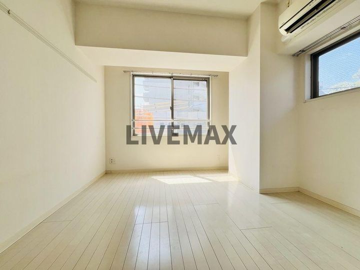 Stella SENDAIZAKAの居間