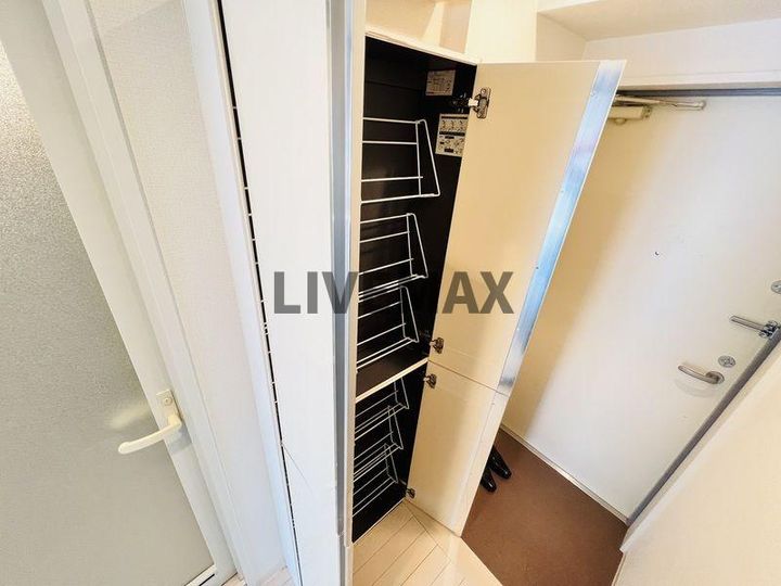 Stella SENDAIZAKAの玄関