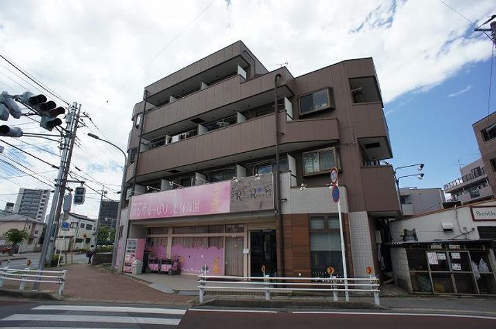 オーキスビルの外観