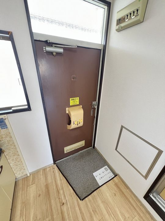 ハイツシャルマンの玄関