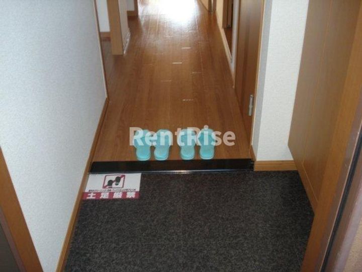 ラディッシュ ポットの玄関