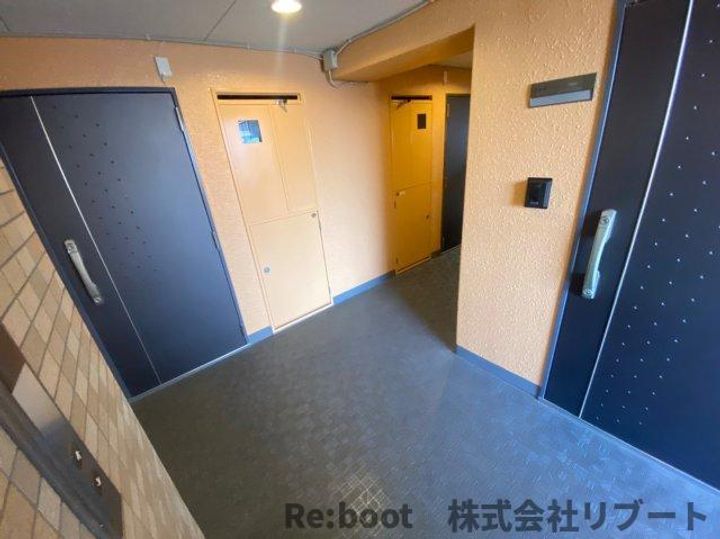 妙典ウッドベル壱番館の玄関