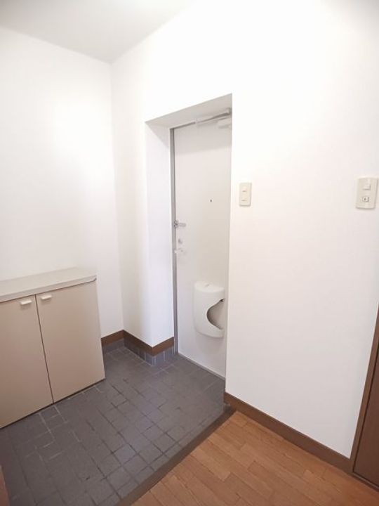 広島県福山市西新涯町1(アパート)の賃貸物件の玄関