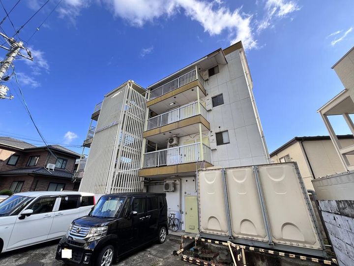 リバーサイド越路の外観