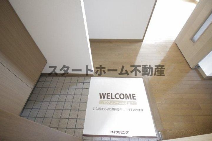 徳島県板野郡藍住町住吉字神蔵(アパート)の賃貸物件の玄関