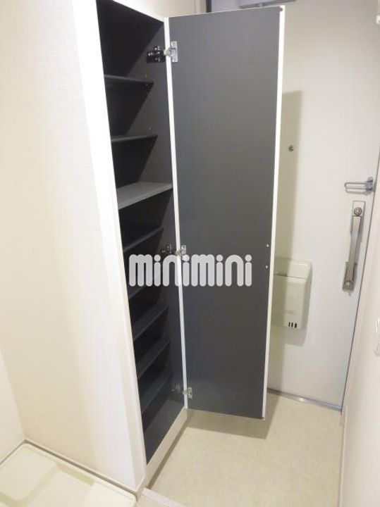 リブリ・T・S湘南台の玄関