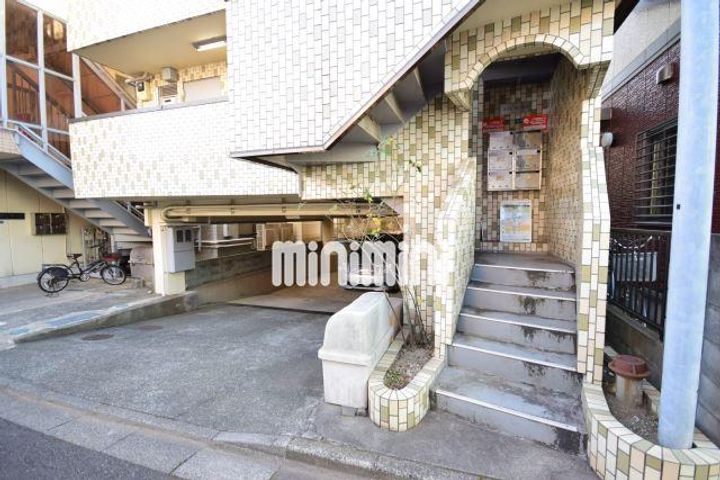 メゾン三英の地図