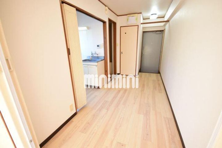 メゾン三英の内装