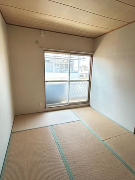 ハイツ向原B棟の居間