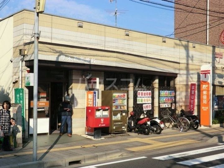 スカイコートの周辺