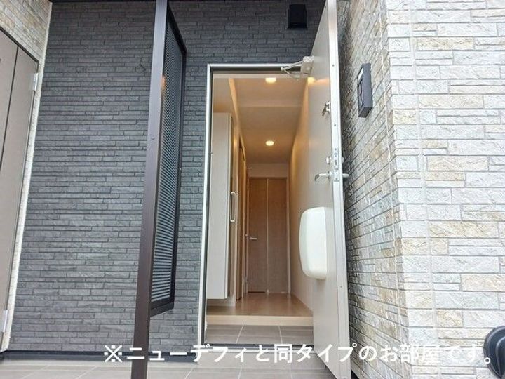 滋賀県甲賀市水口町名坂(アパート)の賃貸物件の玄関