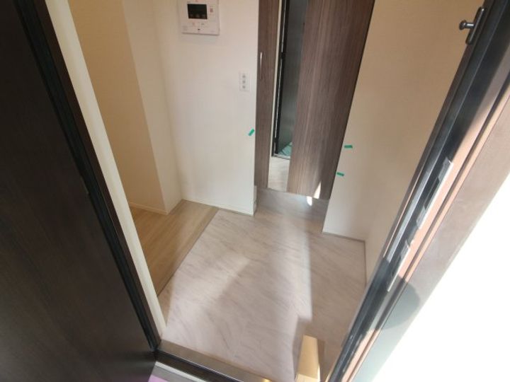 D-ROOMサニーガーデンB棟の玄関