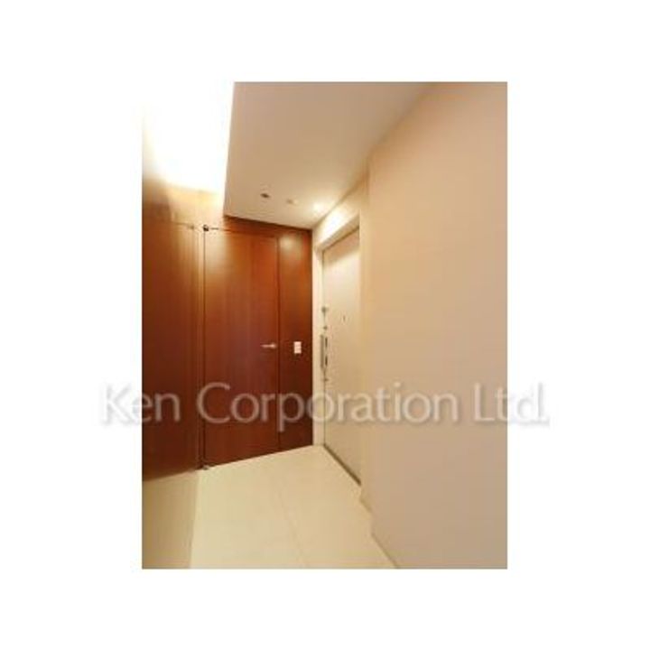 パークアクシス青山一丁目タワーの玄関