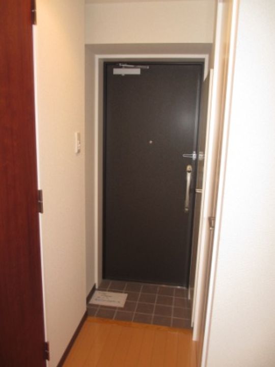 アンデパンダンの玄関