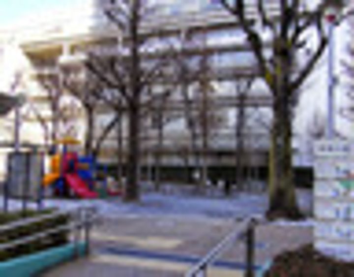 アンデパンダンの周辺