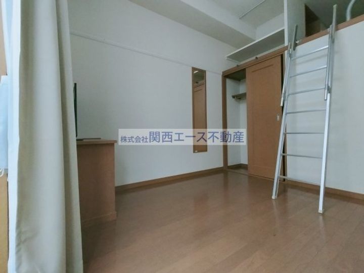 レオパレスソレーユS Oの居間