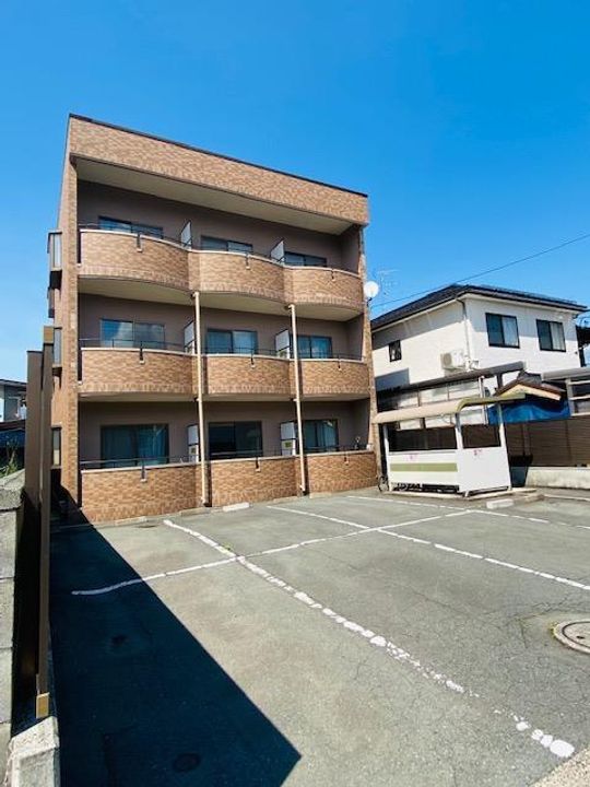 グランメール篭田の外観