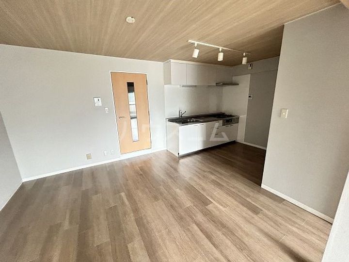 城山サニーハイツの居間