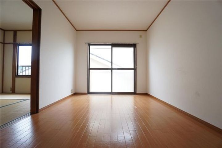 シャトルタカノの内装