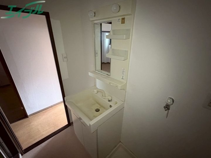 ファミール西浜田 北館の内装