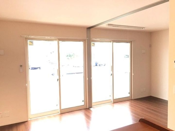 エクレール曲本の居間