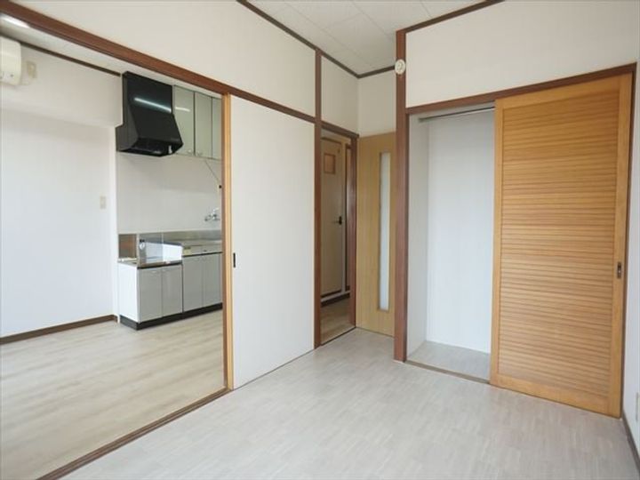 十王マンションの居間