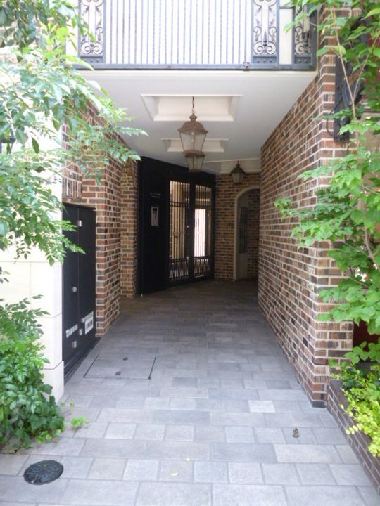 東京都港区南麻布1(マンション)の賃貸物件の地図