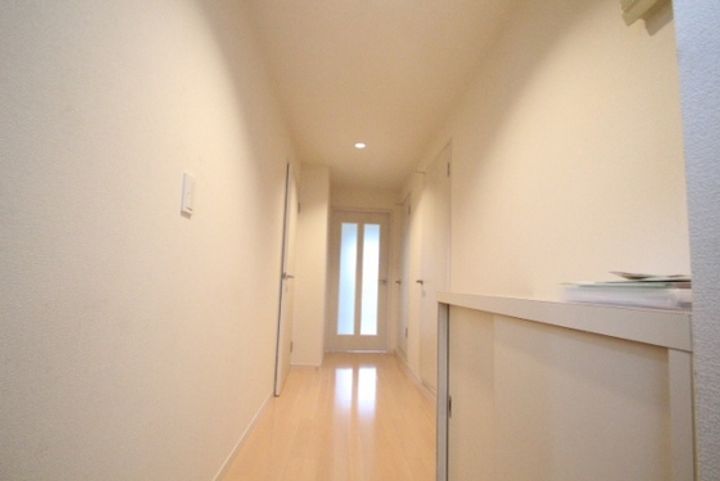 ファミール光町の玄関