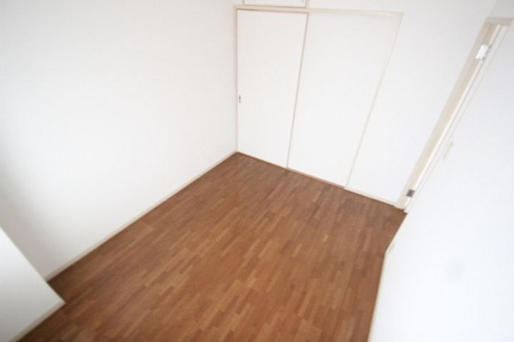 ファミール光町の居間