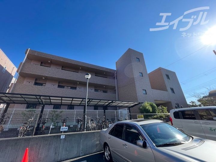エミネンス千里山の外観
