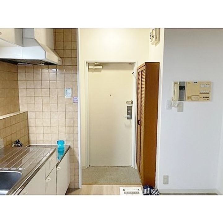 AJU稲城の玄関