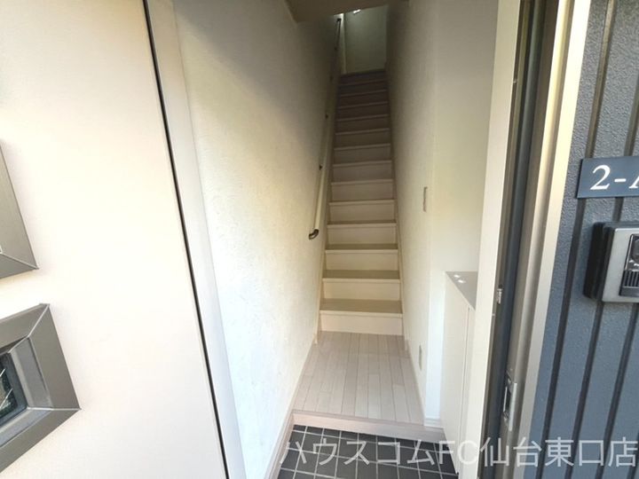 エスポワール真栄の玄関