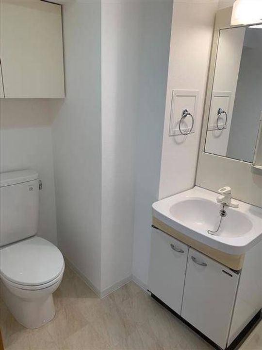 サイプレスの内装