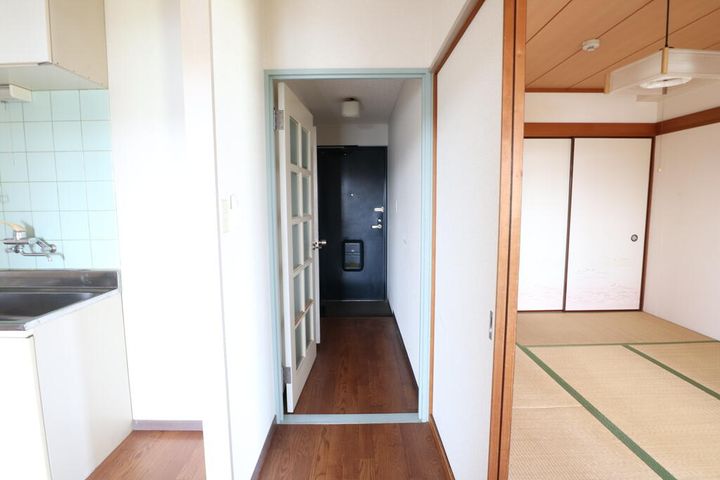 第3メゾン 豊晃ビル3階 3DKの玄関