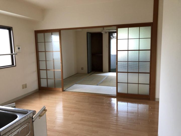 アベニュー駅南の居間