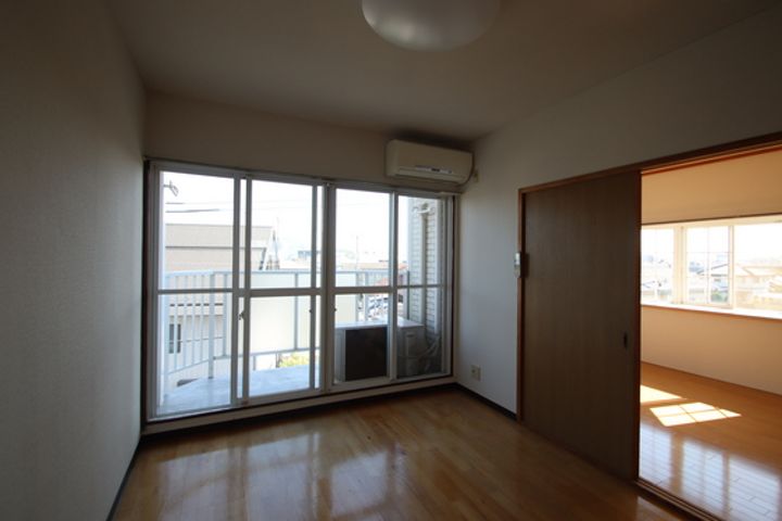 ジュエル洲崎の居間