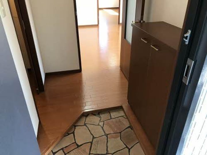 新潟県長岡市泉1(アパート)の賃貸物件の玄関
