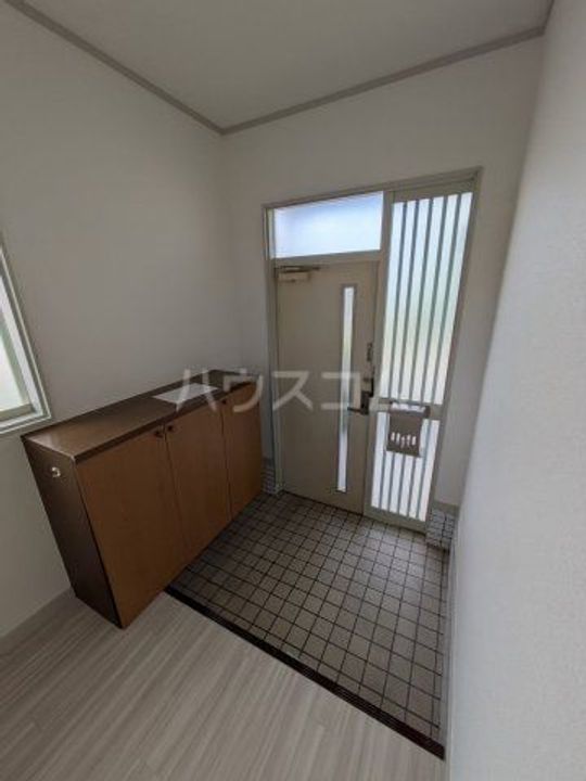 静岡県焼津市塩津(一戸建)の賃貸物件の玄関