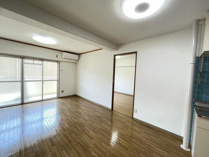 パークマンションアイワの居間