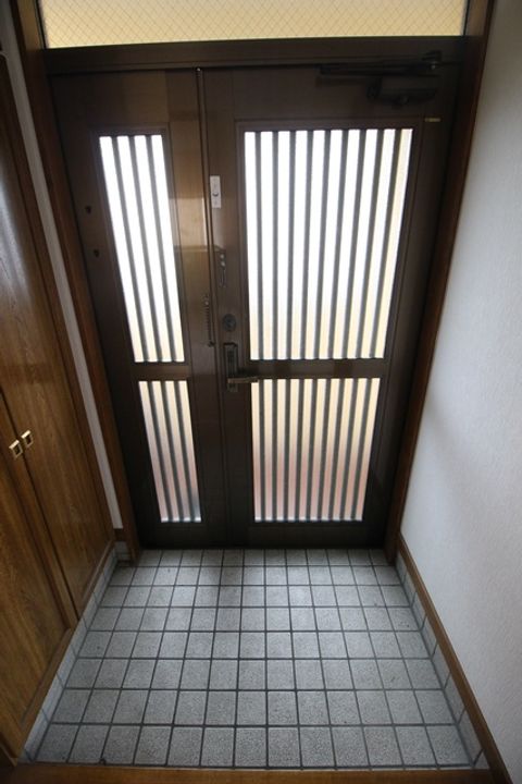 フォーラム倉持IIの玄関